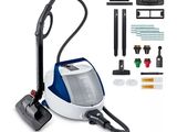une image représentant un aspirateur bleu et blanc avec ses accessoires, sur fond blanc