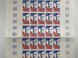 une photo d'une feuille de timbres à l'effigie du président Obama