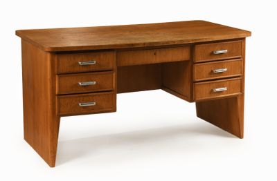 an image of a wooden desk with drawers and drawers