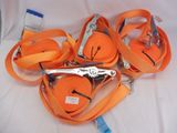 beaucoup de cordons orange attachés les uns aux autres