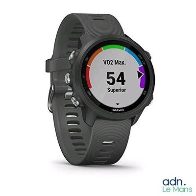 gros plan d'une montre intelligente sur fond blanc