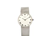 une montre-bracelet pour femme avec des chiffres romains et un cadran blanc