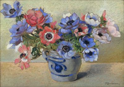 une peinture de fleurs dans un vase bleu sur une table