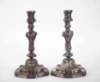 Paire de bougeoirs Napoléon III de style Louis XV en bronze …