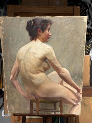 une peinture représentant une femme nue assise sur une chaise