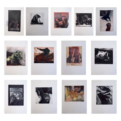 plusieurs photographies d'une série de tableaux accrochés à un mur blanc