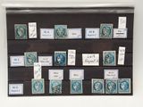 une photo montrant une collection de timbres accrochée au mur