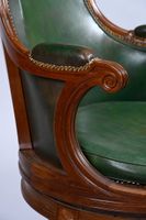 Fauteuil de bureau en acajou mouluré et sculpté, le dossier … (photo 2)