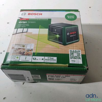 emballage d'une boîte contenant un système de nivellement numérique à laser vert Bosch