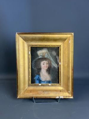 un tableau représentant une femme en robe bleue et coiffée d'un chapeau