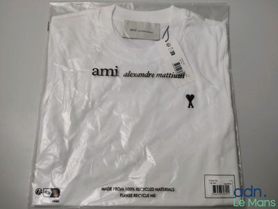 an image of a white t - shirt with the words ami on it