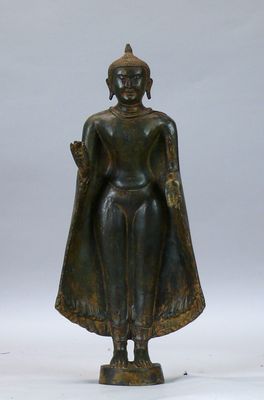 statue en bronze représentant un Bouddha debout