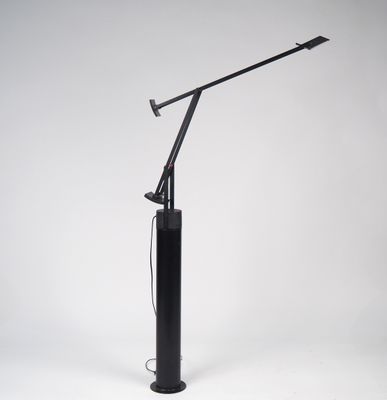 Lampadaire "Tizio" par Richard Sapper pour Artémide.