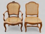 une paire de chaises à dossier en rotin de style Louis XV