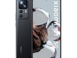 l'arrière d'un Samsung S20 noir équipé d'un appareil photo