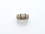 une bague en or 18k et diamants