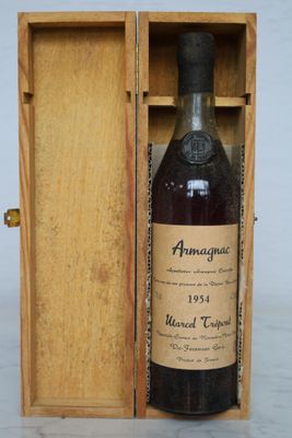 Une bouteille d'Armagnac Marcel Trépout, négociant éleveur a…