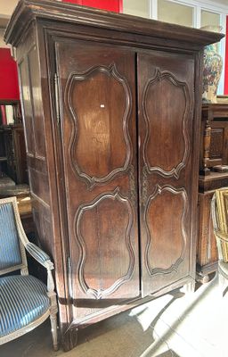 Petite armoire rustique en chataignier