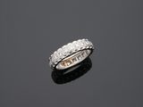 une bague demi-cercle sertie de diamants, signée Van Cleef