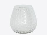 un gros plan d'un vase en verre sur fond blanc
