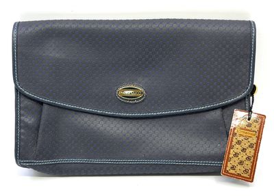 PAULO GUCCI. Pochette de soirée en cuir bleu gauffré du mono…