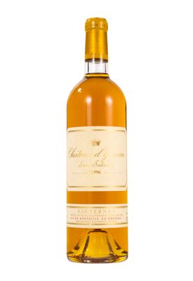 une bouteille de vin blanc sur fond blanc