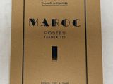 gros plan d'un livre sur une table à fond blanc