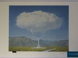 une image représentant un tableau où l'on voit un nuage au milieu d'un champ