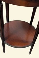 Table dite Bouillotte en acajou. (photo 3)