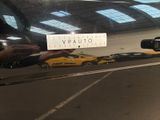a sticker on the side of a car that says vauto