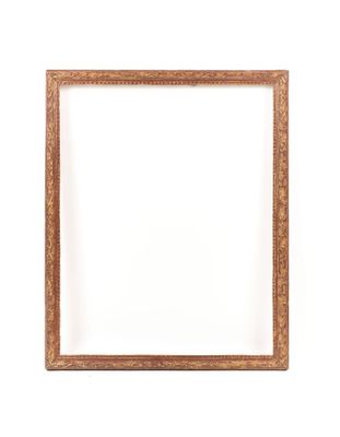 un cadre en bois avec un fond blanc et une bordure dorée