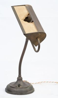 Lampe de bureau dite de notaire.