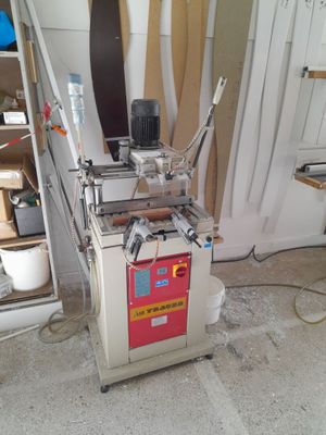 a picture of a machine that is in a garage