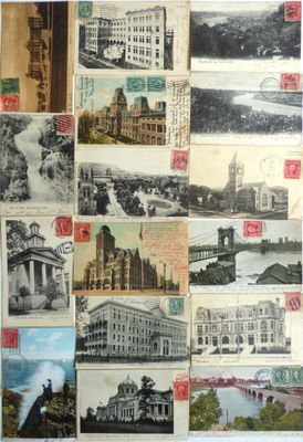 de nombreuses cartes postales anciennes représentant différents bâtiments accrochées au mur