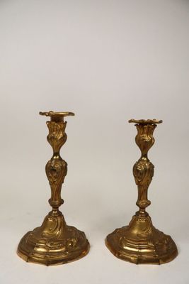 paire de chandeliers anciens en laiton