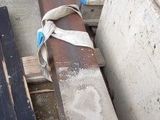 a pile of junk that is sitting outside of a building