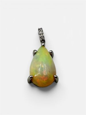 Pendentif Poire en or blanc 750°/.(18K) ornée d'une Opale ca…
