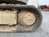 a close up view of the front end of a bulldozer