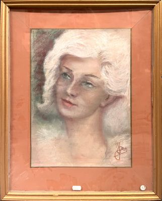 tableau représentant une femme aux cheveux blancs et aux yeux bleus, dans un cadre doré