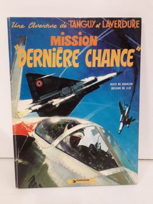la couverture d'un livre sur laquelle figure l'image d'un avion de chasse en vol
