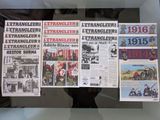 de nombreux journaux exposés dans une vitrine