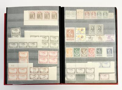un livre avec beaucoup de timbres