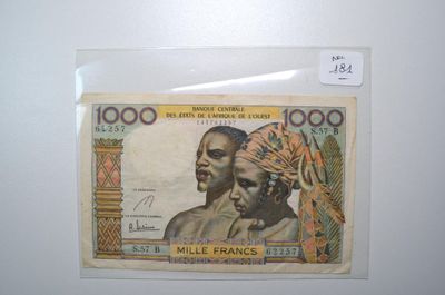 une photo d'une feuille de papier sur laquelle figure la photo d'un homme