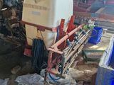 une image d'une machine en train de travailler le bois