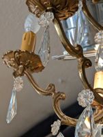 Lustre en bronzaille doré et pampilles de cristal à six bras… (photo 5)