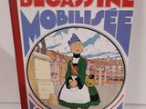 la couverture d'un livre sur laquelle figure la photo d'une femme en robe verte
