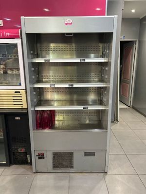 * Entier Contenu DU Restaurant Comprenant: