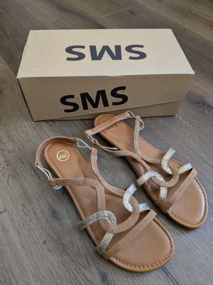 Paire de chaussures de marque SMS
