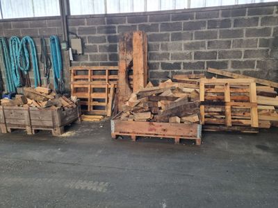 Lot de chevrons * Retrait des lots impératif : - directement… - Photo 1