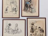 quatre dessins encadrés représentant des enfants jouant avec des jouets, accrochés au mur